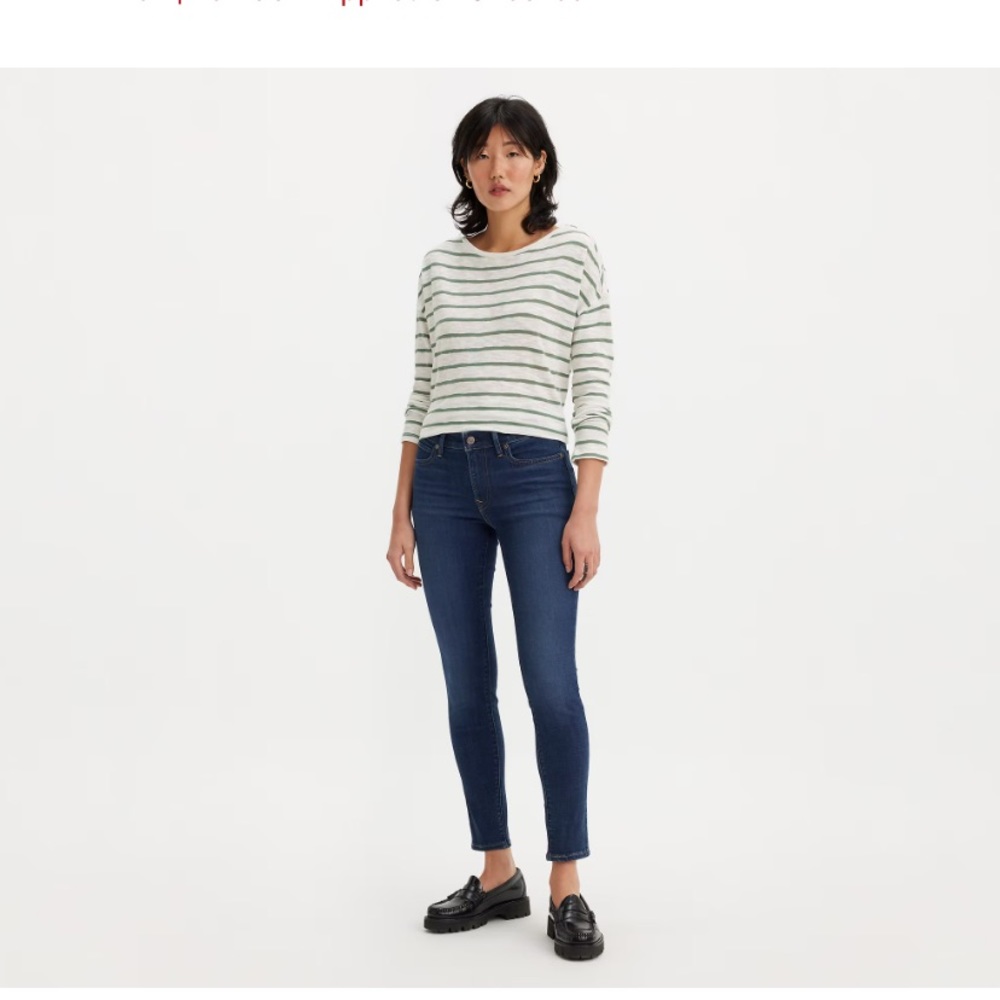 Levi’s Mid Rise Skinny Jeans Dark Wash Size 28